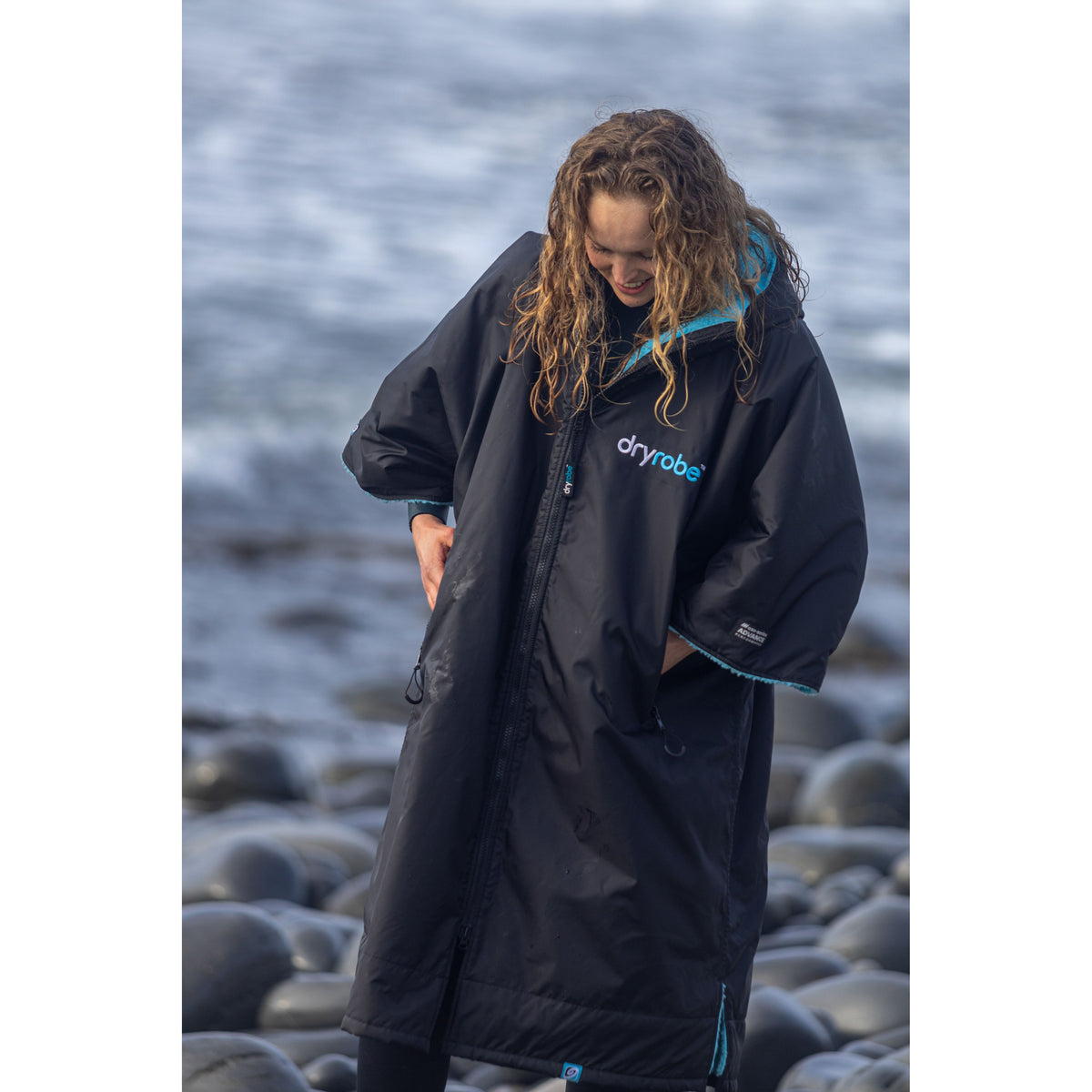 Dryrobe Adults Advance Short Sleeve V3 Black Blue