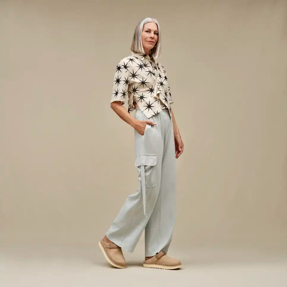 Ugg Womens Clog Goldenstar Sand