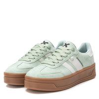 XTI women's suede lace-up trainer