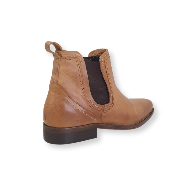 Boys tan clearance chelsea boots