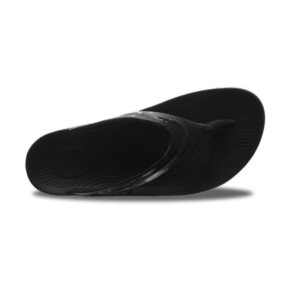 Oofos Oolala women's black patent recovery sandal