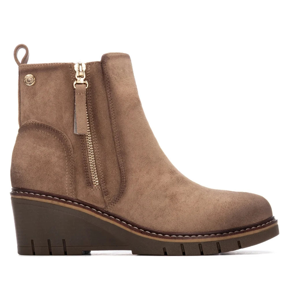 Refresh women's taupe wedge ankle boots with cleated sole