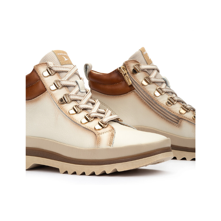 Pikolinos women's cream leather lace-up trainer