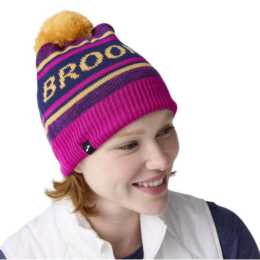 Brooks Unisex Beanie Heritage Pom Magenta/Brooks