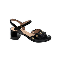Pitillos women's black patent shoe with buckle