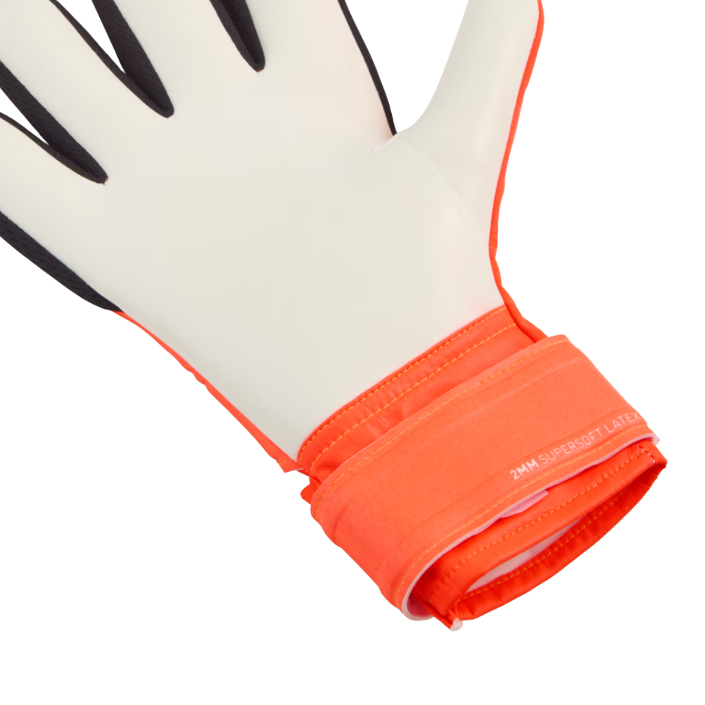 Puma kids' white and red gloves