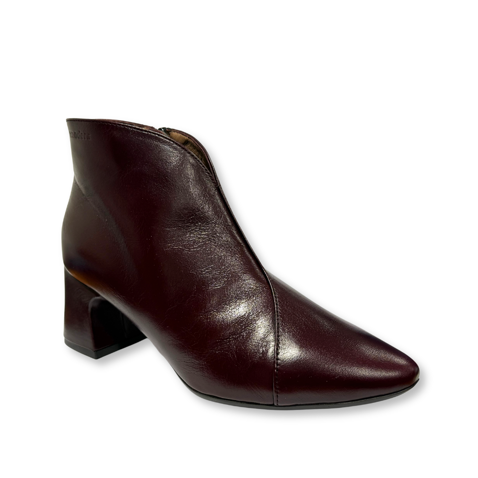 Wonders women's burgundy leather boot with zip