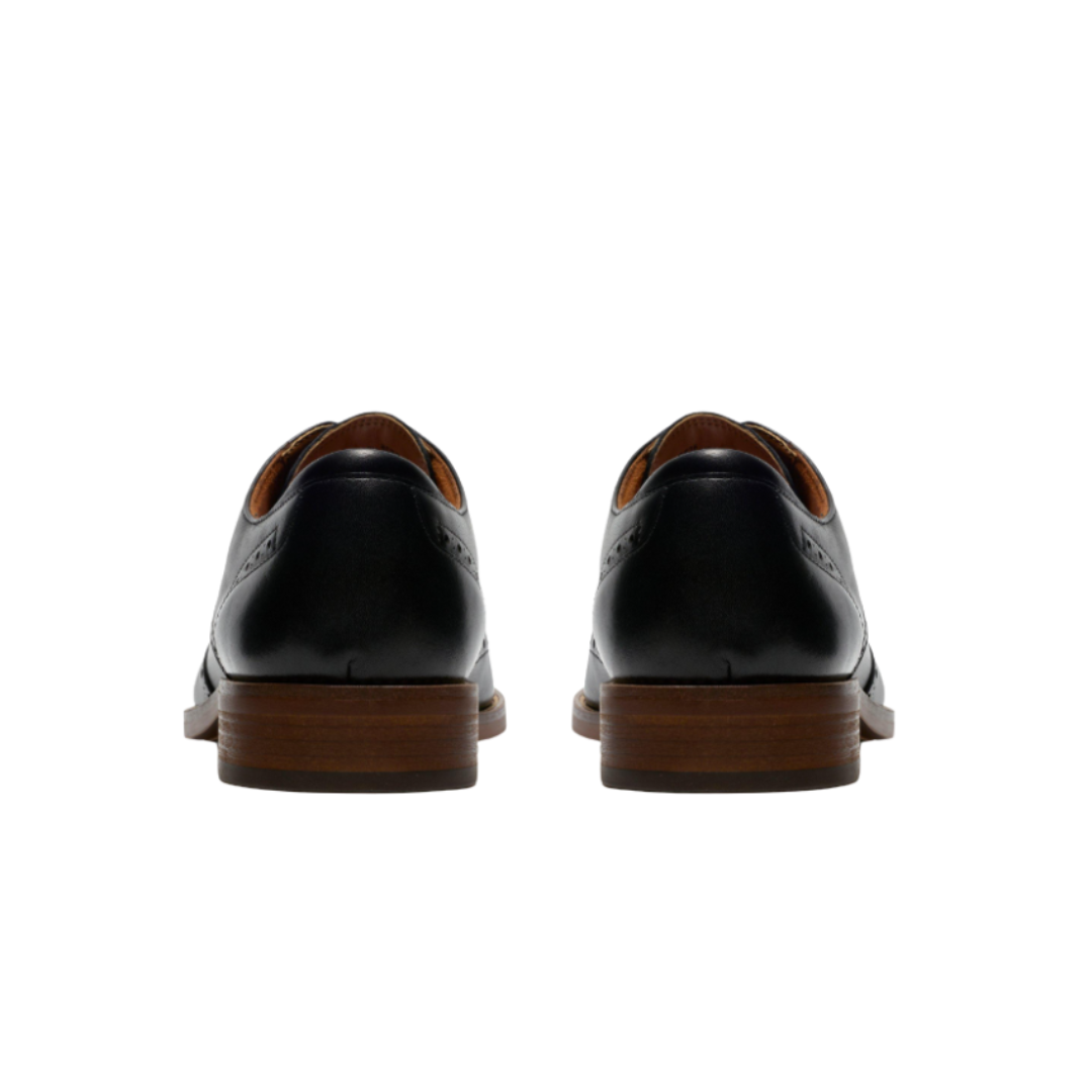 Clarks men's black leather lace-up shoe
