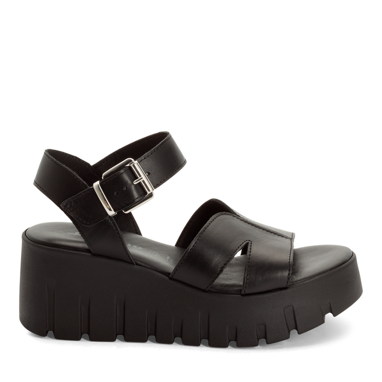 Tamaris women's black denim sandal with buckle