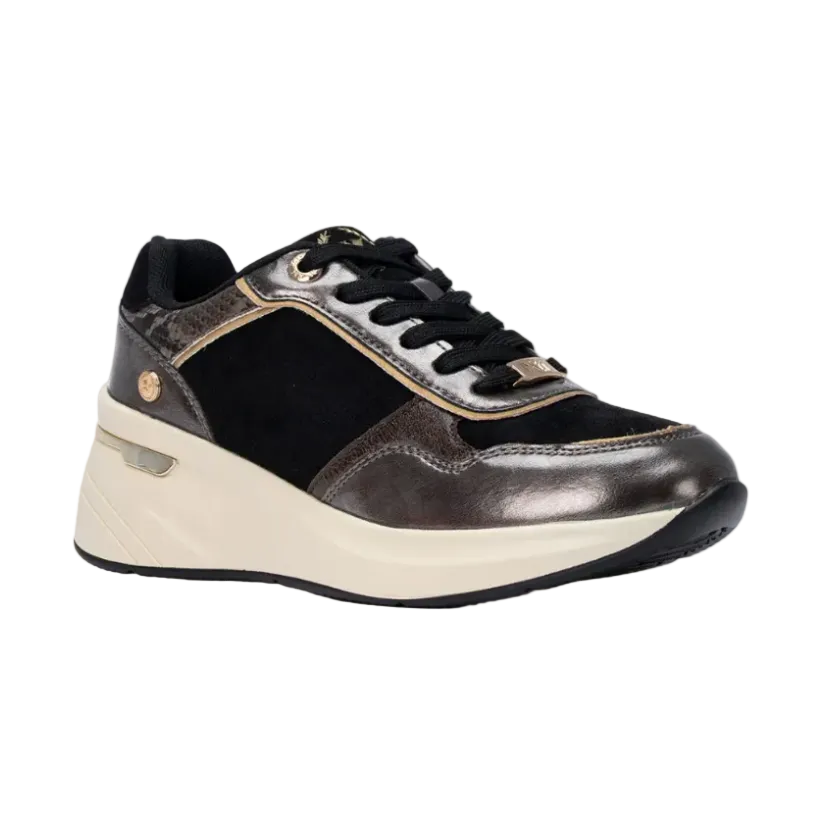 XTI women's black fashion trainer