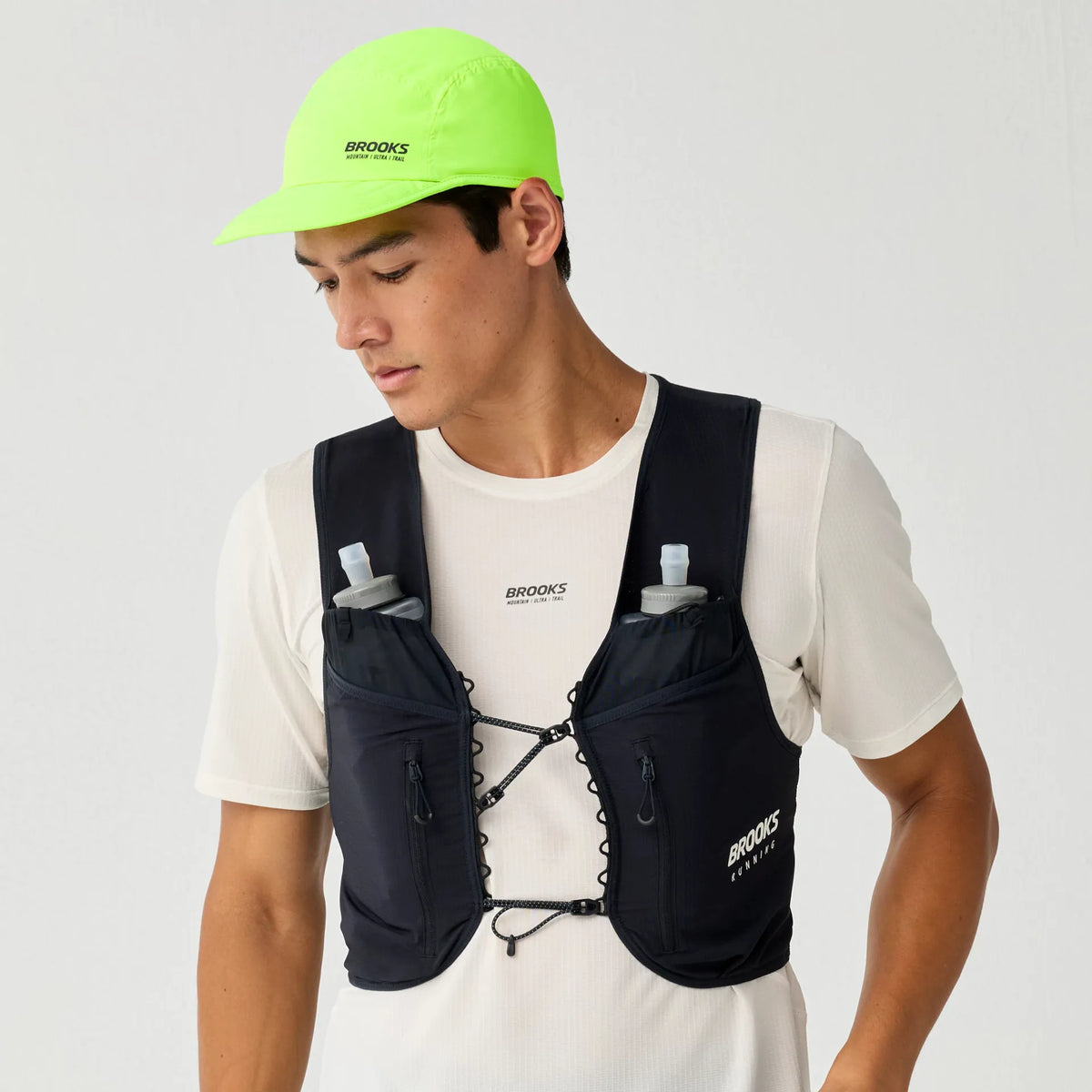 Brooks Cascadia black hydration vest