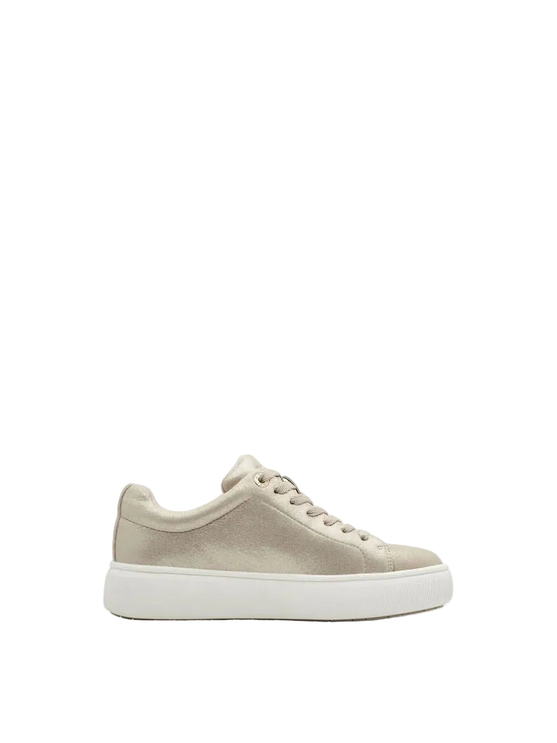 Tamaris women's leather lace-up trainer